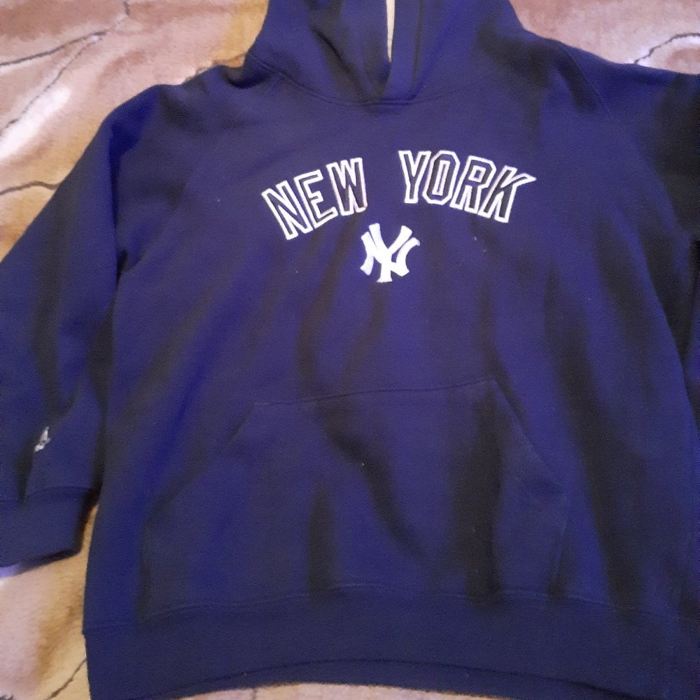 Boy's Blue New York Yankees Hoodie -10/12